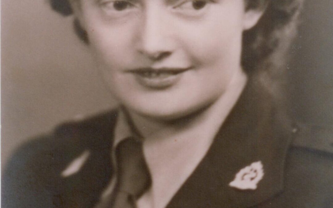 Newton, June (1919-2015)